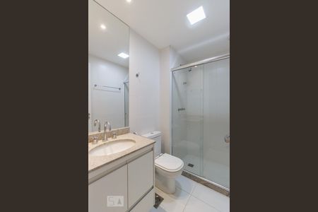 Apartamento à venda com 215m², 3 quartos e 3 vagasBanheiro (primeiro andar)