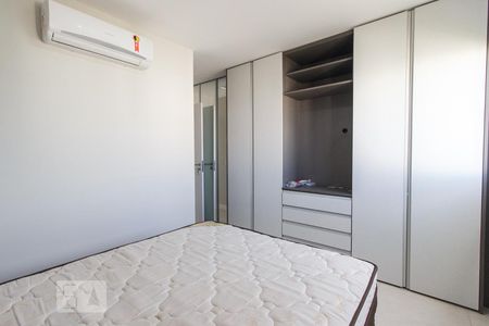 Apartamento à venda com 215m², 3 quartos e 3 vagasSuíte 1 (primeiro andar)