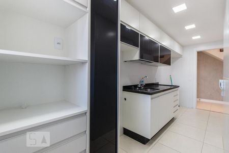 Apartamento à venda com 215m², 3 quartos e 3 vagasCozinha (primeiro andar)