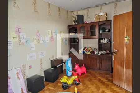 Casa à venda com 4 quartos, 195m² em Sagrada Família, Belo Horizonte