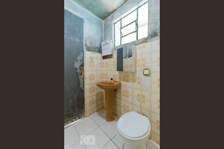 Casa à venda com 50m², 2 quartos e 1 vaga Casa à venda com 50m², 2 quartos e 1 vagaBanheiro