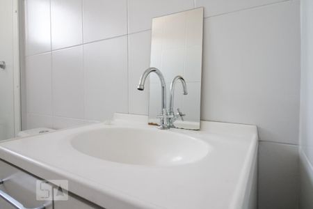 Banheiro de apartamento para alugar com 2 quartos, 65m² em Rio Pequeno, São Paulo