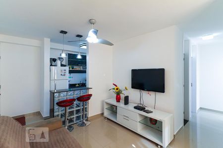 Sala de apartamento para alugar com 3 quartos, 55m² em Vargem Pequena, Rio de Janeiro