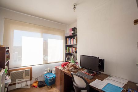 Quarto 1 de apartamento à venda com 2 quartos, 136m² em Teresópolis, Porto Alegre