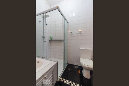 Banheiro de casa para alugar com 3 quartos, 182m² em Parque Colonial, São Paulo
