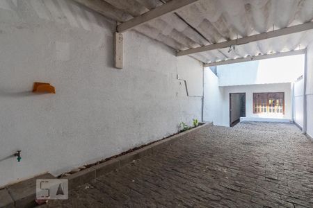 Garagem de casa para alugar com 3 quartos, 182m² em Parque Colonial, São Paulo
