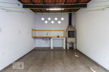 Quintal de casa para alugar com 3 quartos, 182m² em Parque Colonial, São Paulo