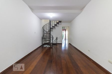 Casa para alugar com 3 quartos, 182m² em Parque Colonial, São Paulo