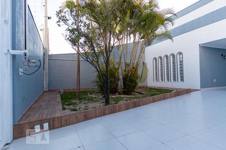 Fachada - Garagem - Jardim  de casa para alugar com 2 quartos, 120m² em Vila Graff, Jundiaí