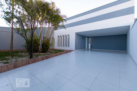 Fachada - Garagem - Jardim  de casa para alugar com 2 quartos, 120m² em Vila Graff, Jundiaí