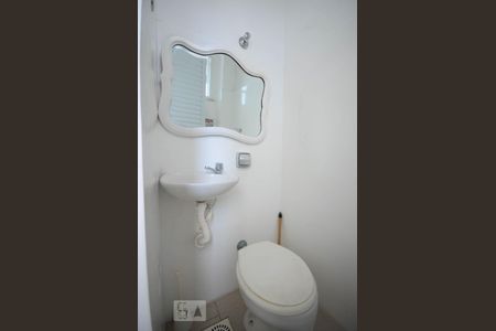 Apartamento para alugar com 110m², 3 quartos e 1 vaga Apartamento para alugar com 110m², 3 quartos e 1 vagaBanheiro de Serviço