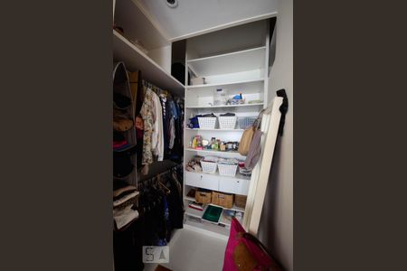 Apartamento para alugar com 110m², 3 quartos e 1 vaga Apartamento para alugar com 110m², 3 quartos e 1 vagaCloset da suite