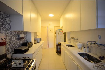 Apartamento para alugar com 110m², 3 quartos e 1 vaga Apartamento para alugar com 110m², 3 quartos e 1 vagaQuarto 2