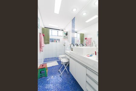 Apartamento à venda com 81m², 2 quartos e 1 vagaBanheiro