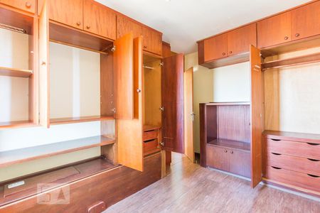 Apartamento à venda com 58m², 2 quartos e 1 vaga Apartamento à venda com 58m², 2 quartos e 1 vagaQuarto 2 - Armários