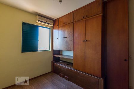 Quarto 2 de apartamento para alugar com 2 quartos, 58m² em Parque Rural Fazenda Santa Cândida, Campinas