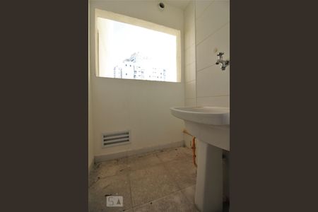 Apartamento para alugar com 67m², 3 quartos e 1 vagaÁrea de serviço