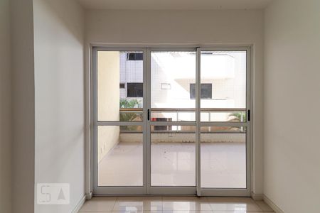 Sala de apartamento para alugar com 3 quartos, 90m² em Recreio dos Bandeirantes, Rio de Janeiro
