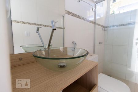 Apartamento para alugar com 50m², 1 quarto e 2 vagas Apartamento para alugar com 50m², 1 quarto e 2 vagasPia do banheiro