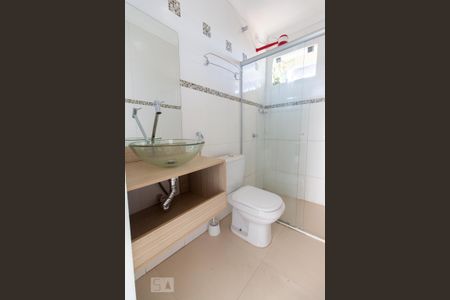 Apartamento para alugar com 50m², 1 quarto e 2 vagas Apartamento para alugar com 50m², 1 quarto e 2 vagasBanheiro