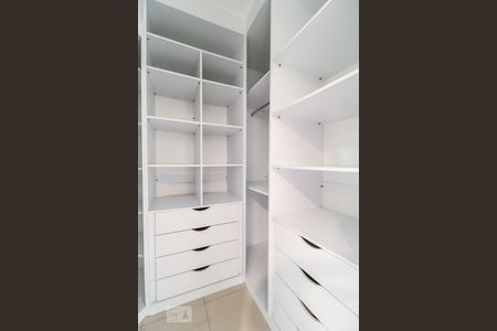 Apartamento para alugar com 105m², 3 quartos e 1 vaga Apartamento para alugar com 105m², 3 quartos e 1 vagaCloset Quarto 3 - Suíte