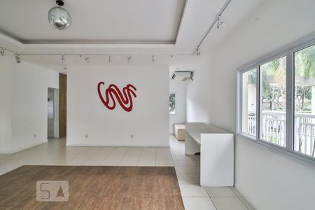 Apartamento para alugar com 105m², 3 quartos e 1 vaga Apartamento para alugar com 105m², 3 quartos e 1 vagaSalão de Festas