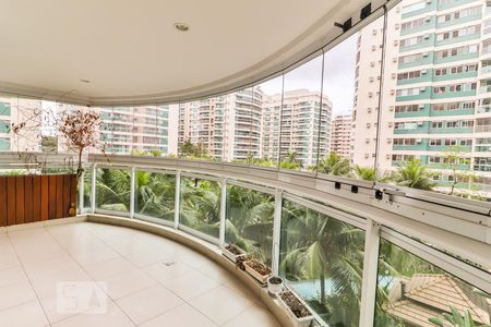 Apartamento para alugar com 105m², 3 quartos e 1 vaga Apartamento para alugar com 105m², 3 quartos e 1 vagaAcesso a Varanda - Área de Serviço