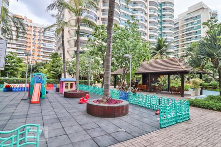 Apartamento para alugar com 105m², 3 quartos e 1 vaga Apartamento para alugar com 105m², 3 quartos e 1 vagaPlayground