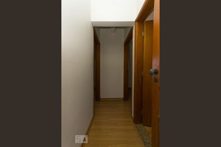 Corredor de apartamento à venda com 2 quartos, 55m² em Saúde, São Paulo