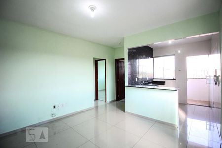 Sala de casa para alugar com 2 quartos, 60m² em Jaqueline, Belo Horizonte