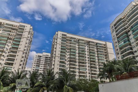 Apartamento à venda com 78m², 2 quartos e 1 vaga Apartamento à venda com 78m², 2 quartos e 1 vagaFachada