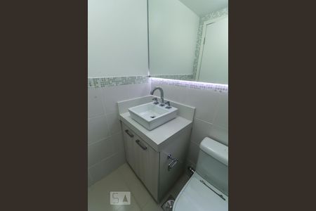 Apartamento à venda com 78m², 2 quartos e 1 vaga Apartamento à venda com 78m², 2 quartos e 1 vagaBanheiro Social