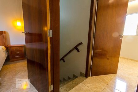 Hall dos Quartos e Escada  de apartamento para alugar com 2 quartos, 82m² em Chácara Seis de Outubro, São Paulo