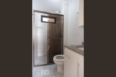 Banheiro  de apartamento à venda com 2 quartos, 60m² em Vila Santana, Campinas