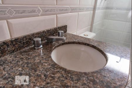 Apartamento para alugar com 80m², 2 quartos e 2 vagasBanheiro