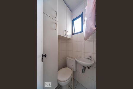 Apartamento para alugar com 80m², 2 quartos e 2 vagasBanheiro de Serviço