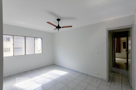 Sala de apartamento para alugar com 3 quartos, 74m² em Setor Oeste, Goiânia