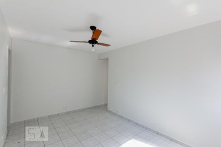 Sala de apartamento para alugar com 3 quartos, 74m² em Setor Oeste, Goiânia