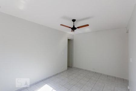 Sala de apartamento para alugar com 3 quartos, 74m² em Setor Oeste, Goiânia
