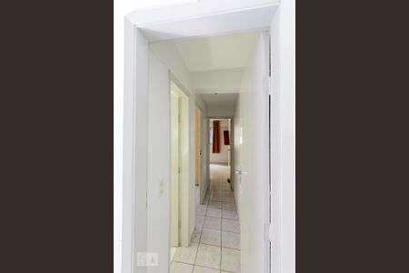 Corredor de apartamento para alugar com 3 quartos, 74m² em Setor Oeste, Goiânia