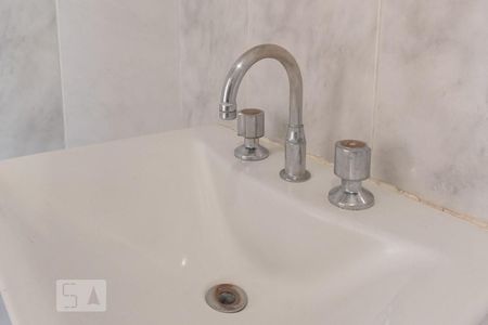 Apartamento à venda com 65m², 2 quartos e sem vagaBanheiro