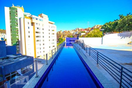 Apartamento para alugar com 65m², 2 quartos e 2 vagas Apartamento para alugar com 65m², 2 quartos e 2 vagasÁrea comum - Piscina