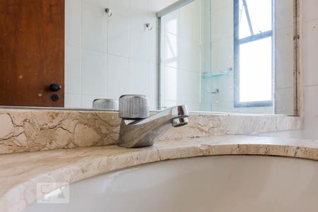 Apartamento para alugar com 100m², 3 quartos e 2 vagasTorneira Banheiro Social