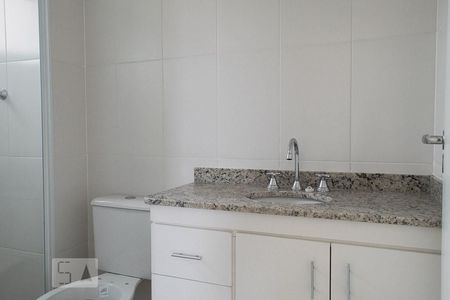 Apartamento à venda com 57m², 2 quartos e 2 vagasBANHEIRO