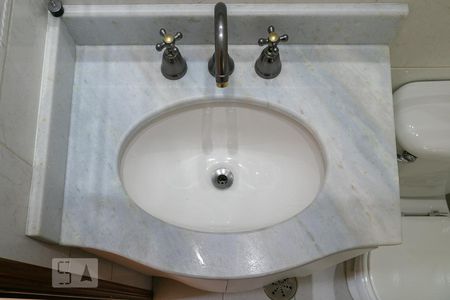 Apartamento à venda com 94m², 3 quartos e 2 vagasDetalhe do banheiro da suíte 