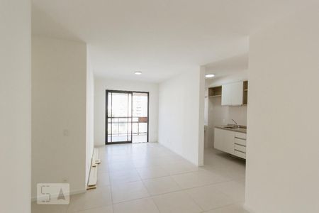 Sala de apartamento para alugar com 2 quartos, 69m² em Jacarepaguá, Rio de Janeiro
