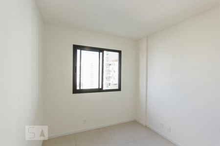 Quarto de apartamento para alugar com 2 quartos, 69m² em Jacarepaguá, Rio de Janeiro