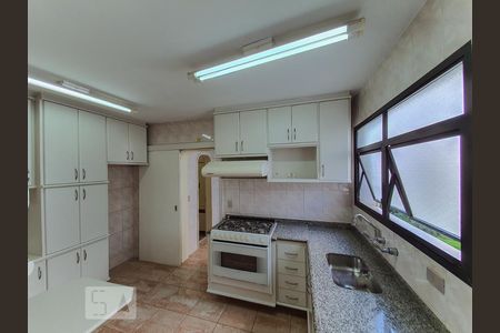 Apartamento para alugar com 142m², 3 quartos e 2 vagasCozinha - Armários