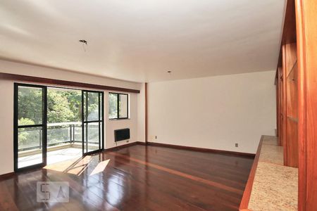 Sala. de apartamento para alugar com 4 quartos, 135m² em Copacabana, Rio de Janeiro