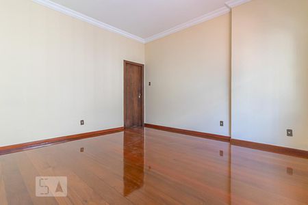 Sala de casa para alugar com 6 quartos, 560m² em Lagoinha, Mogi das Cruzes